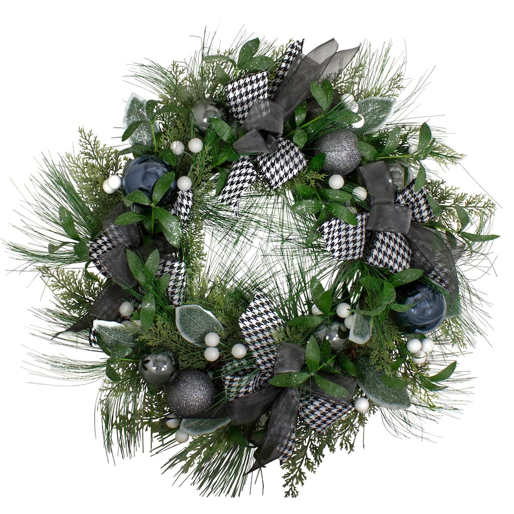 Houndstooth and White Berries Artificial Christmas Wreath - 24-Inch Unlit - 24"