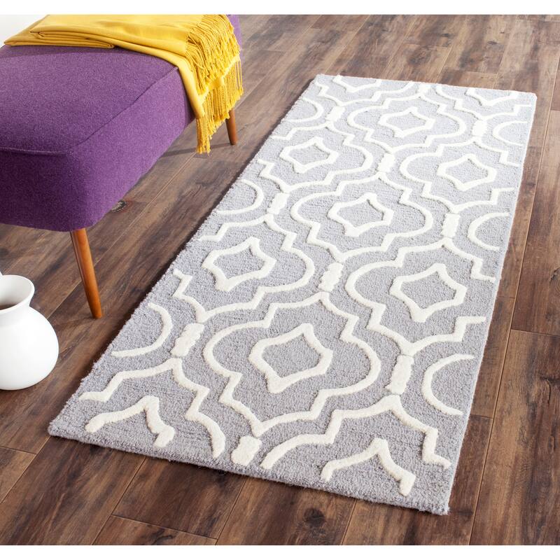 SAFAVIEH Handmade Cambridge Smaragda Modern Wool Rug - 2'6" x 6' Runner - Silver/Ivory
