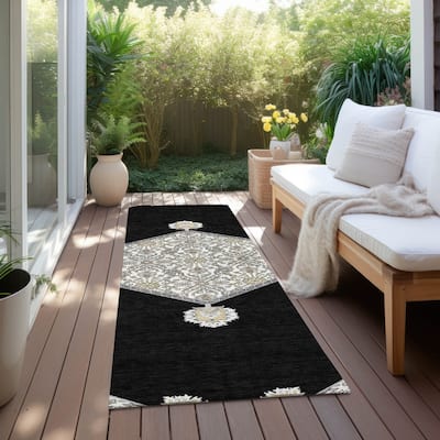 Machine Washable Indoor/ Outdoor Traditional Chantille Rug