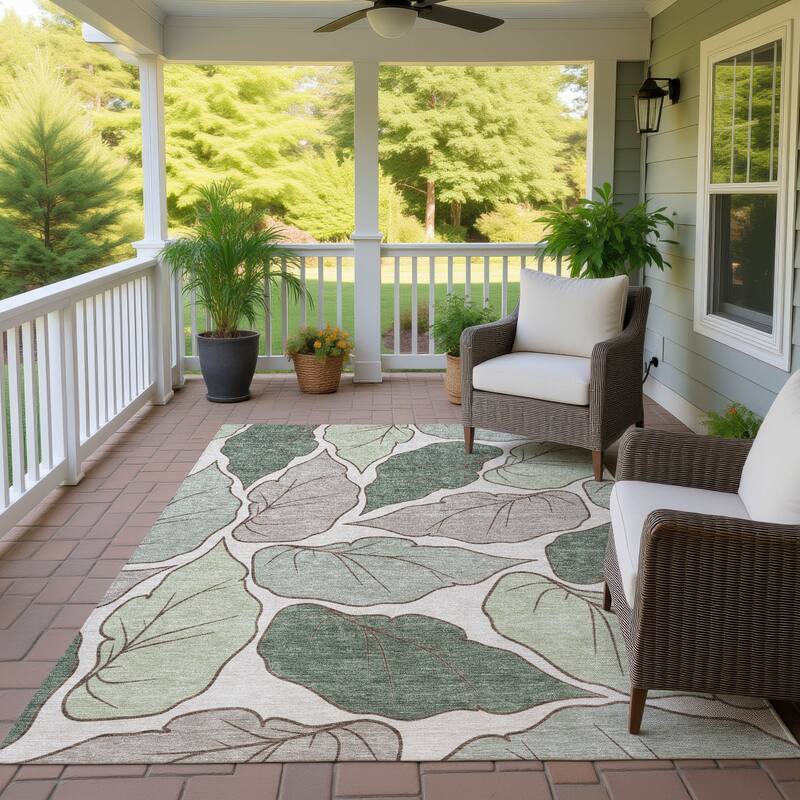 Machine Washable Indoor/ Outdoor Contemporary Floral Chantille Rug
