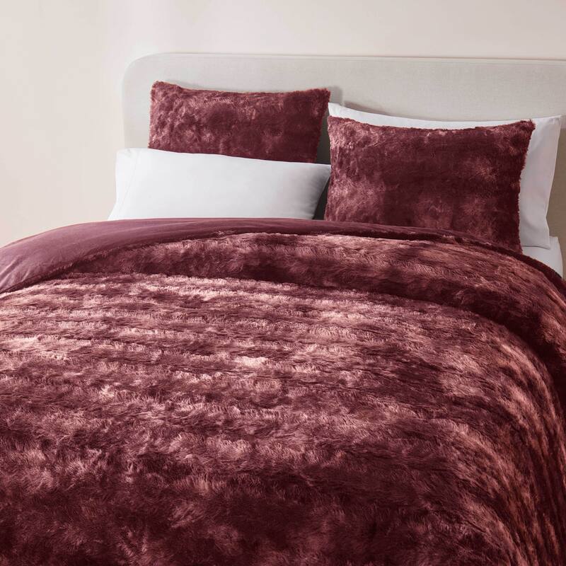 Wonderful Velvet 3 Piece Quilt Set