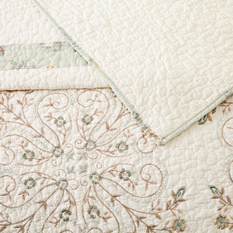 Mary Jane's Home Vintage Treasure Queen Bedspread