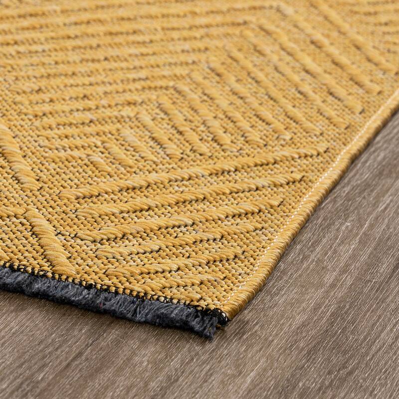 Alameda Solid Color Chevron Machine Washable Indoor Area Rug