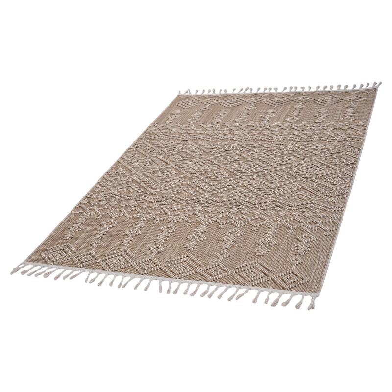 Guros Collection Natural / Traditional Indoor / Outdoor Non-Shedding Area Rug