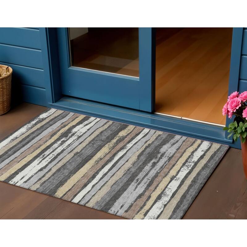 HomeRoots Striped Transitional Rectangle Outdoor Rug - 3' x 5'