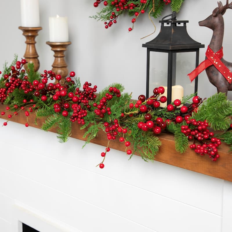 Cedar Pine and Berries Artificial Christmas Garland - 5' - Unlit
