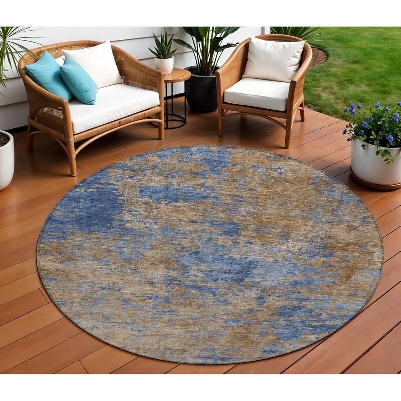 HomeRoots Abstract Transitional Rectangle Outdoor Rug - 8' Round