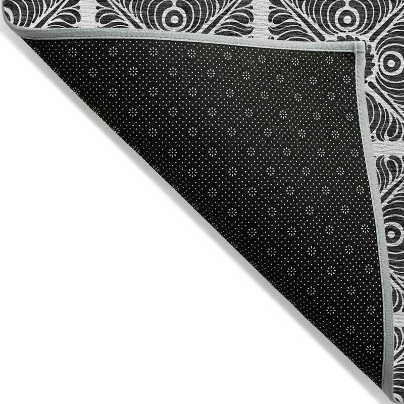 HomeRoots Medallion Transitional Rectangle Outdoor Rug