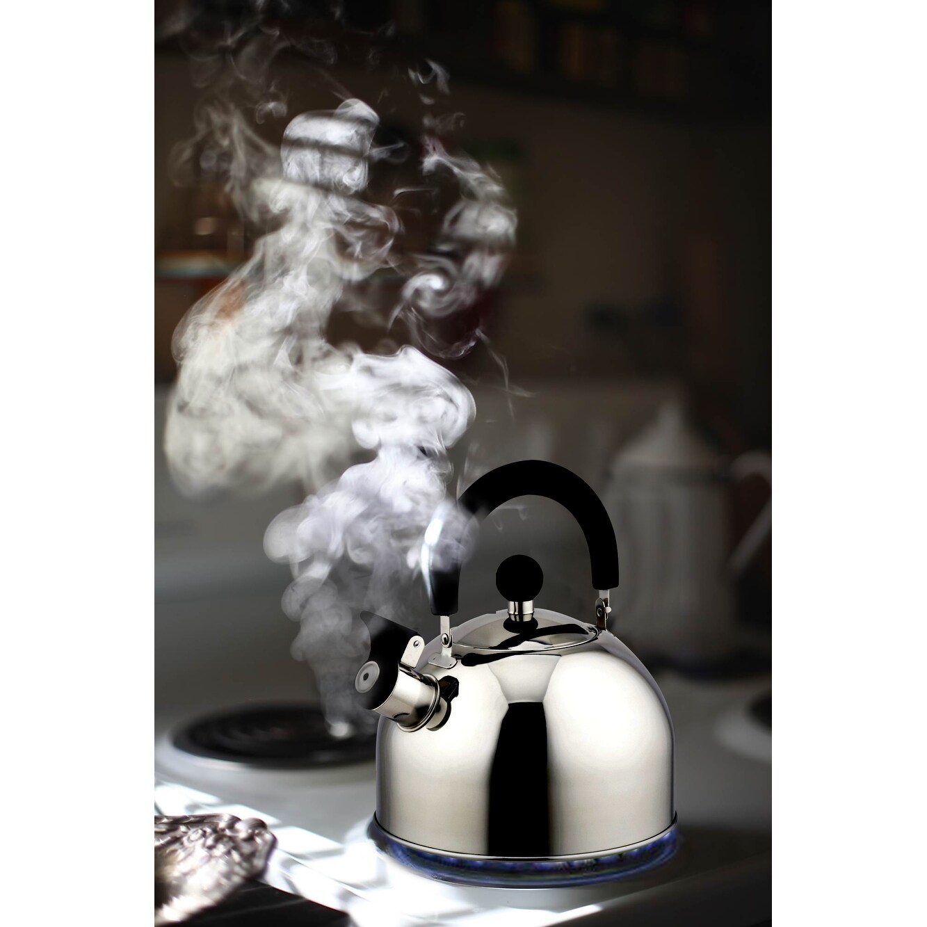 Bene Casa traditional, 2.5-quart stainless-steel whistling tea