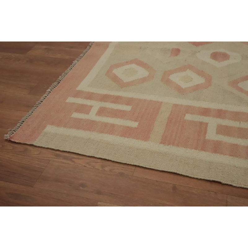 Hand Woven Oriental 100% Wool Carpet Southwestern Tribal Beige & Ivories Kilim Area Rug - 5' 8'' X 4' 1''
