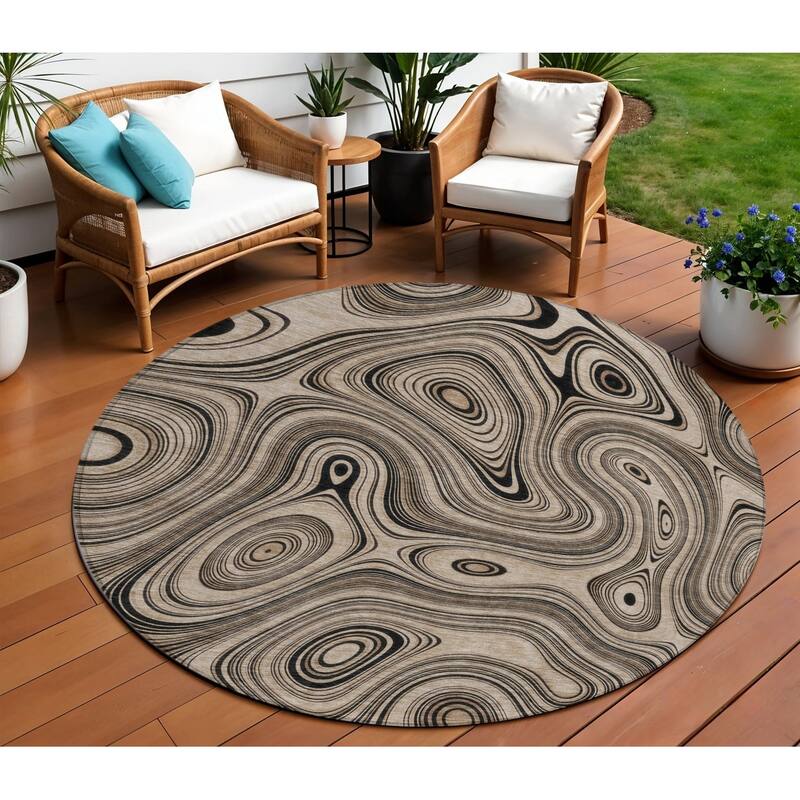 HomeRoots Geometric Transitional Rectangle Outdoor Rug - 8' Round
