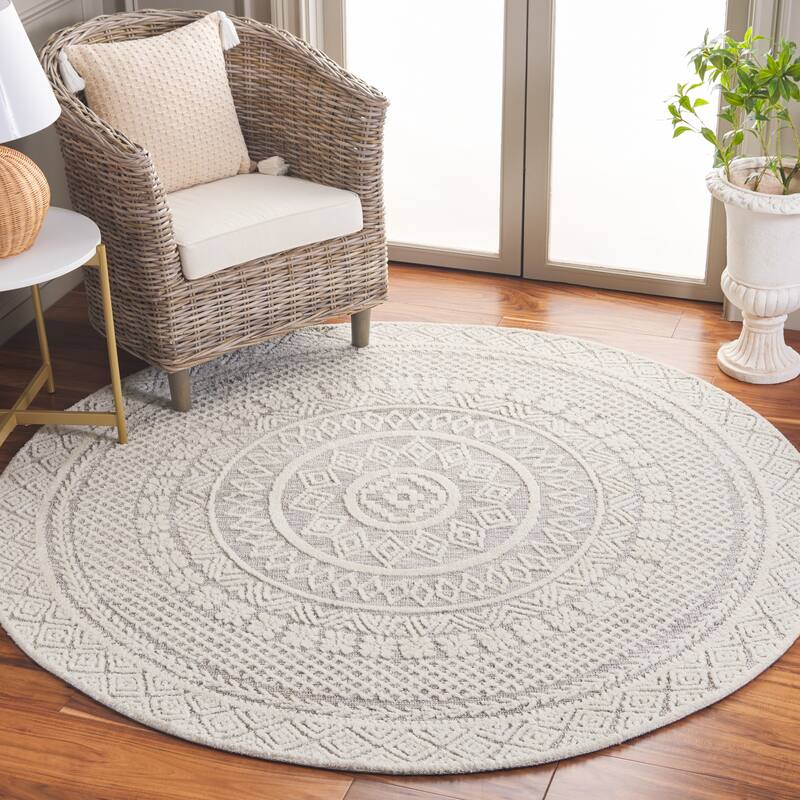 SAFAVIEH Audrey Zelea Rustic Geometric Rug - 6' Round - Grey/Ivory
