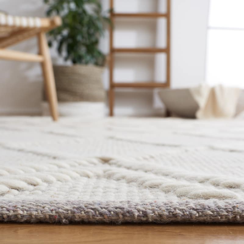 SAFAVIEH Handmade Natura Rachida Boho Wool Rug