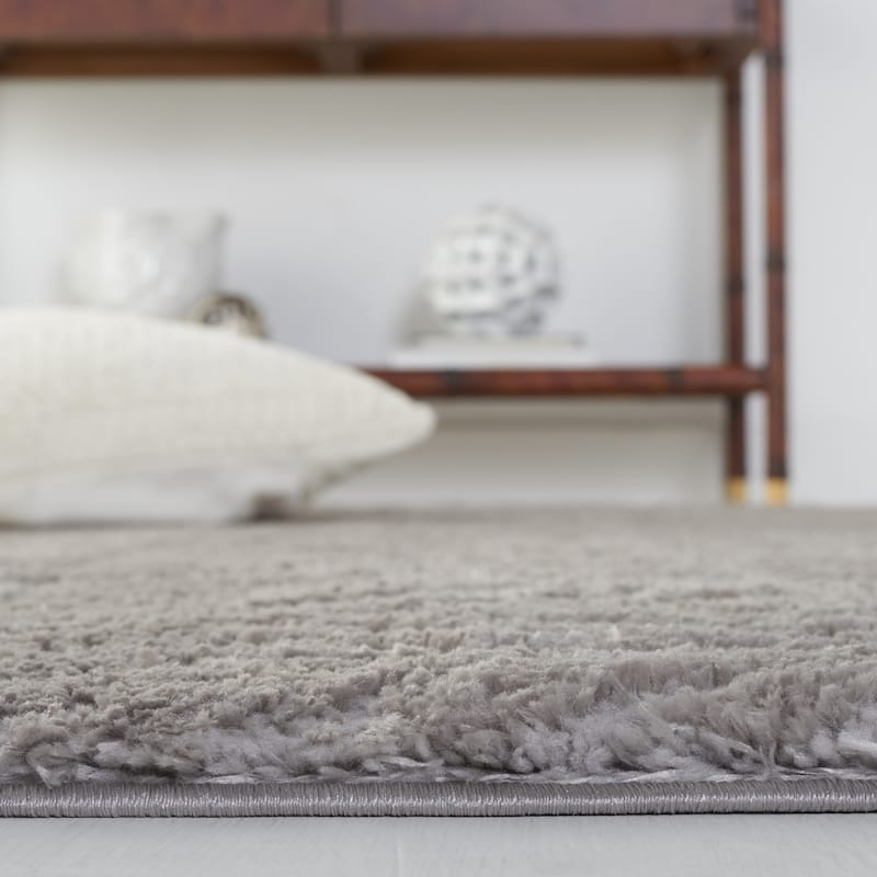 SAFAVIEH Tahoe Shag Nieki Geometric 1.2-inch Thick Rug