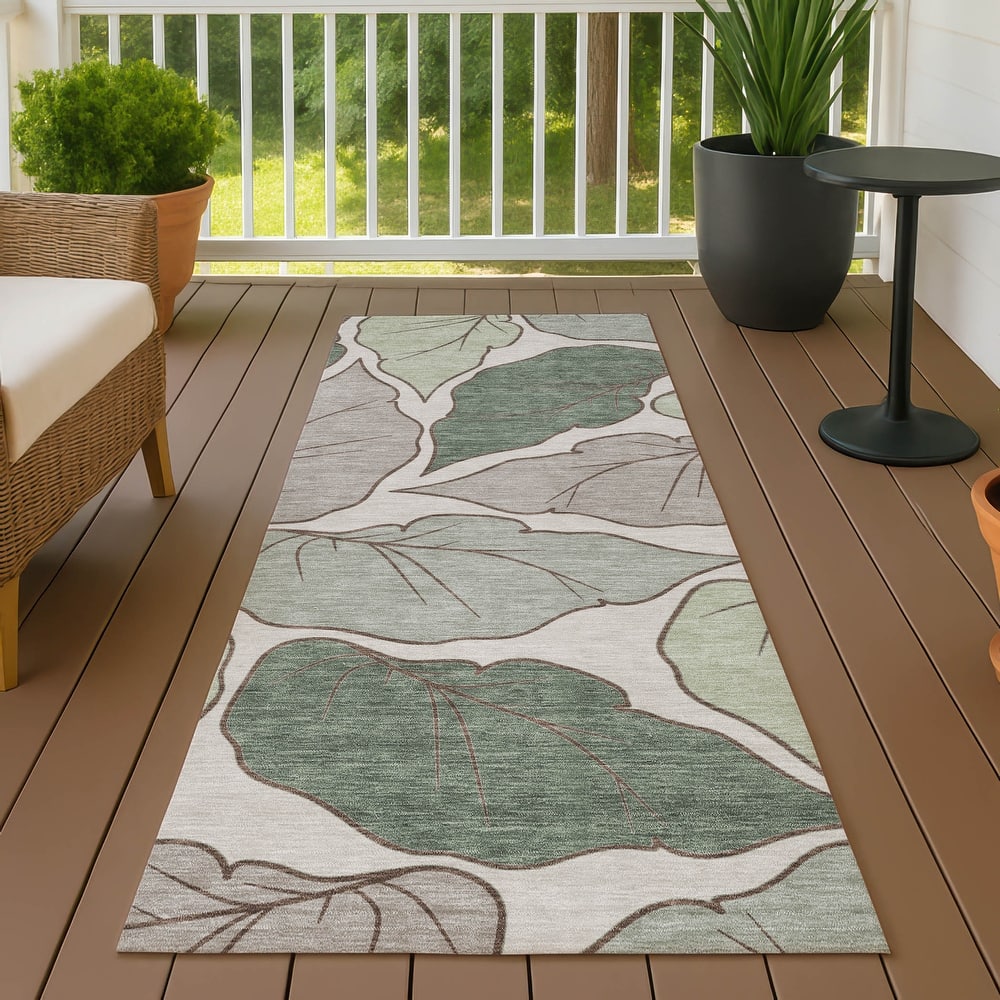 Machine Washable Indoor/ Outdoor Contemporary Floral Chantille Rug