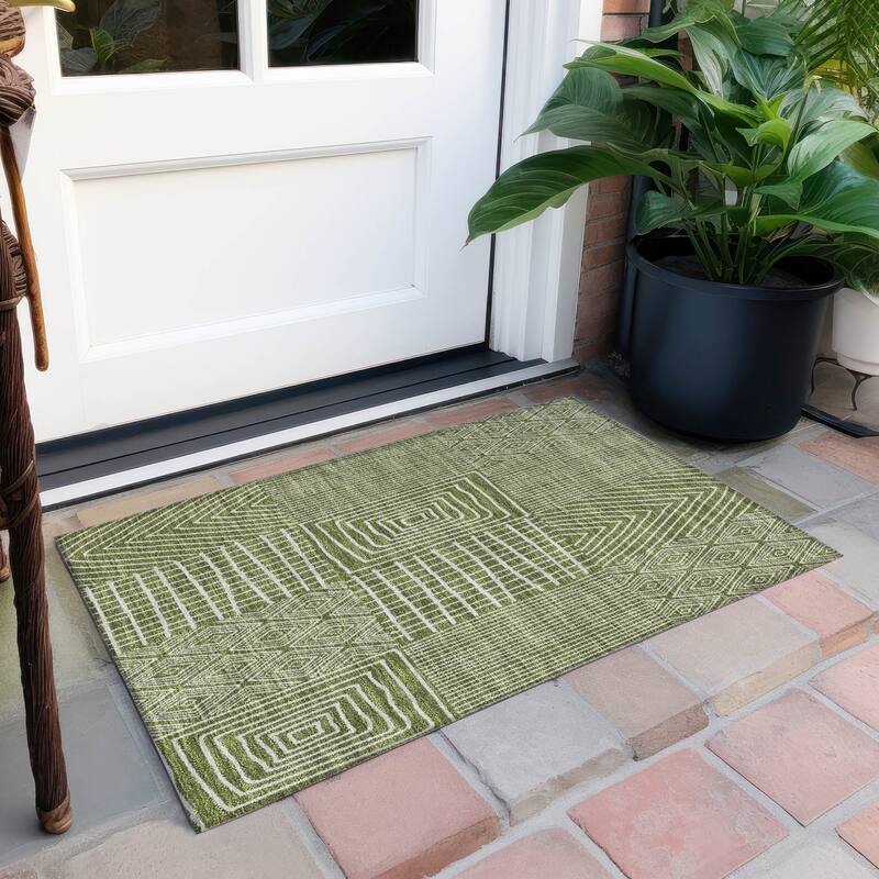 Machine Washable Indoor/ Outdoor Geo Patchwork Chantille Rug