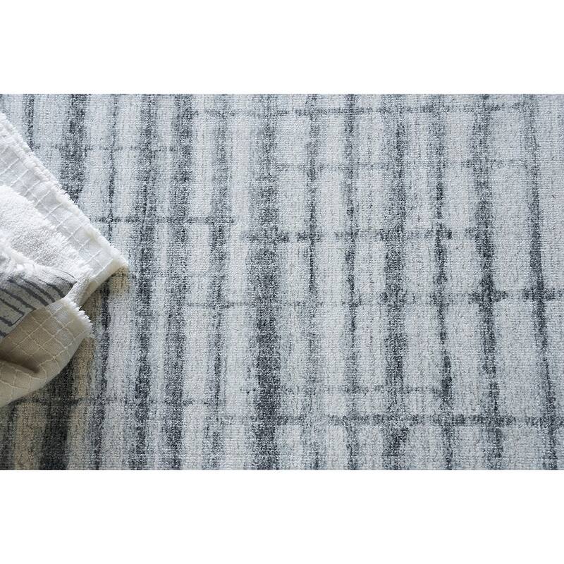 EXQUISITE RUGS Allure Hand-loomed Wool/Bamboo Silk Ivory/Blue Area Rug.