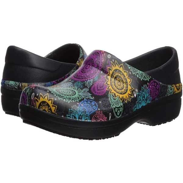 crocs women's neria pro graphic work clog