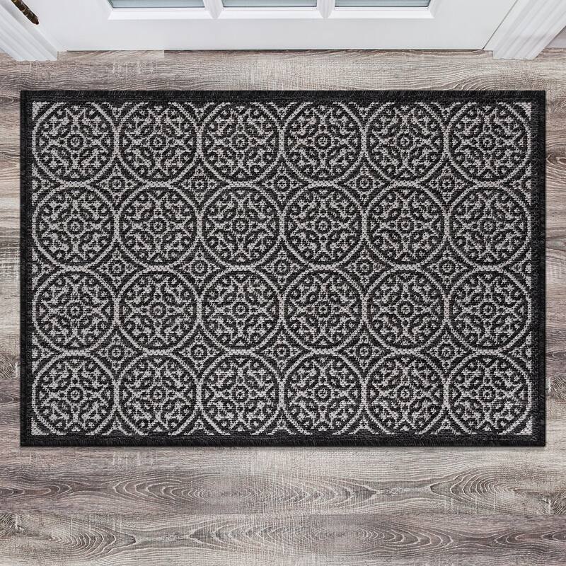 World Rug Gallery Transitional Floral Circles Textured Flat Weave Indoor/Outdoor Area Rug - 2'x3' - Black