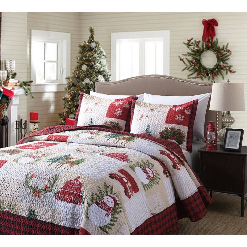 MarCielo Christmas Patterned Red and Green 3-piece Quilt Set