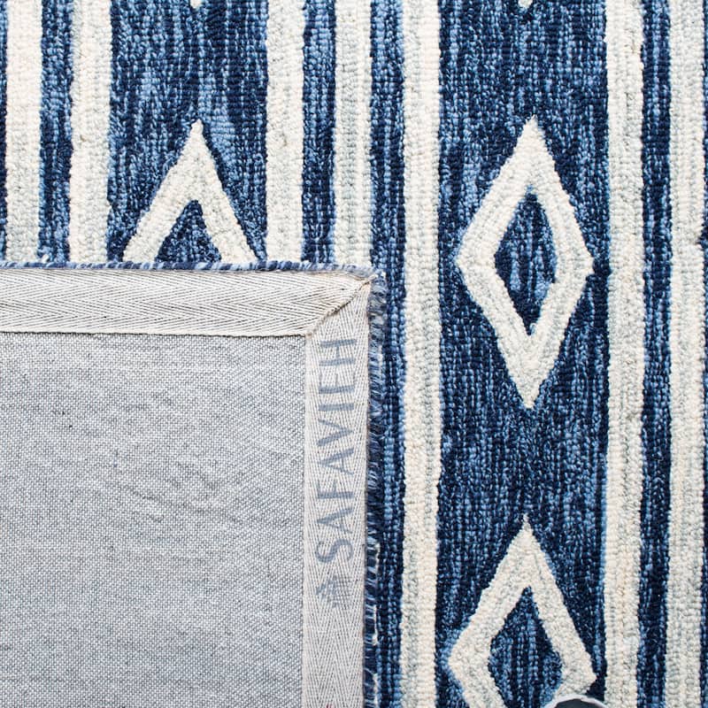 SAFAVIEH Handmade Micro-Loop Enkeleda Moroccan Wool Rug