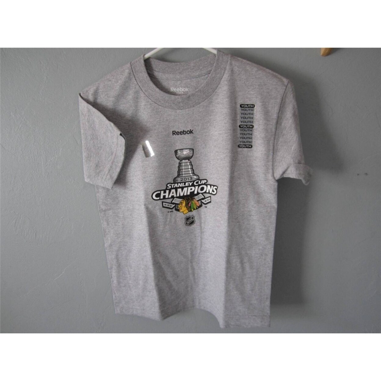 youth blackhawks shirts