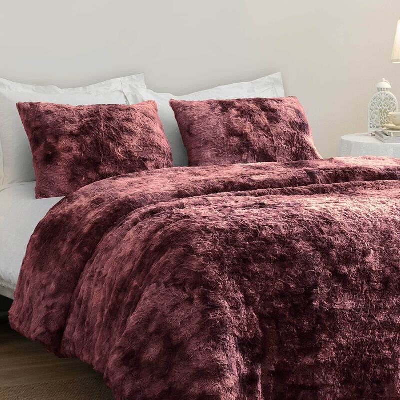 Wonderful Velvet 3 Piece Quilt Set