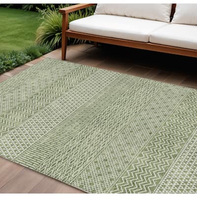 HomeRoots Chevron Modern Rectangle Outdoor Rug