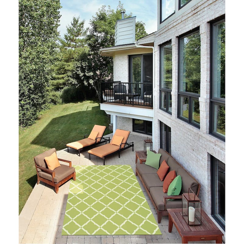 Nedonna Geometric Diamonds Indoor/ Outdoor Area Rug by Havenside Home - 7'9" x 10'10" - Light Green