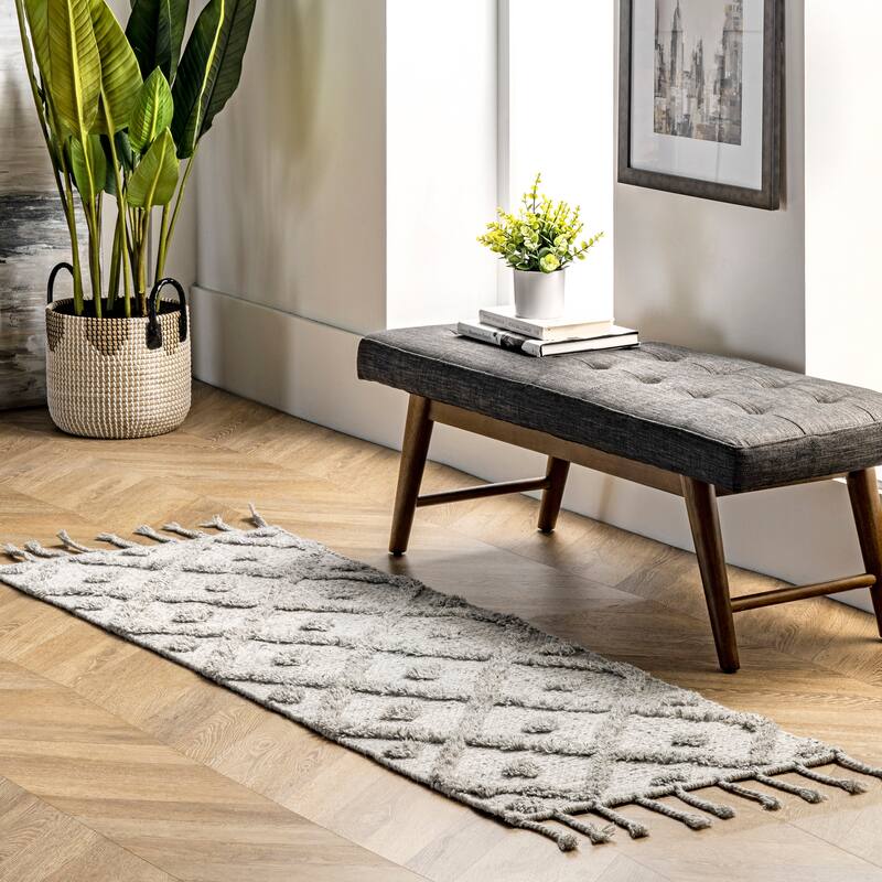 Nuloom Jinny Moroccan Wool Tasseled Area Rug