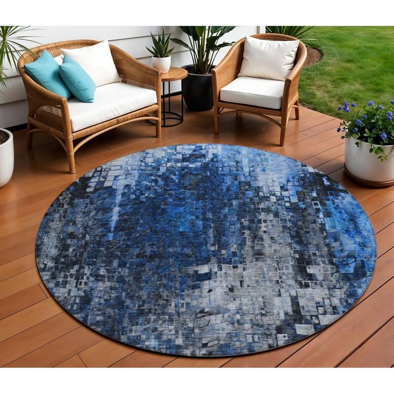 HomeRoots Abstract Transitional Rectangle Outdoor Rug - 8' Round