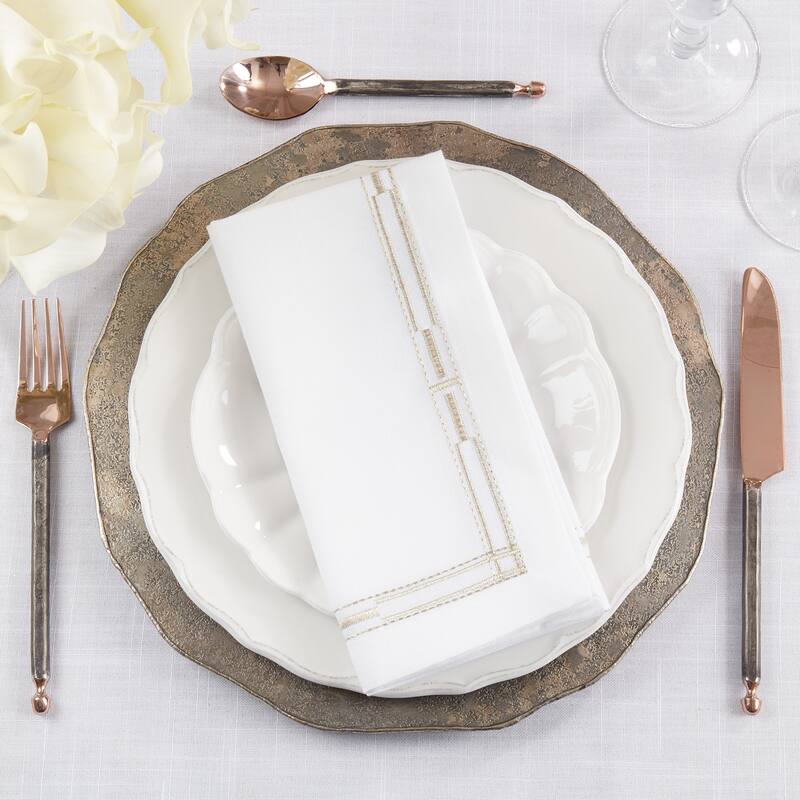 Elegant Edge Embroidered Border Napkin (Set of 4)