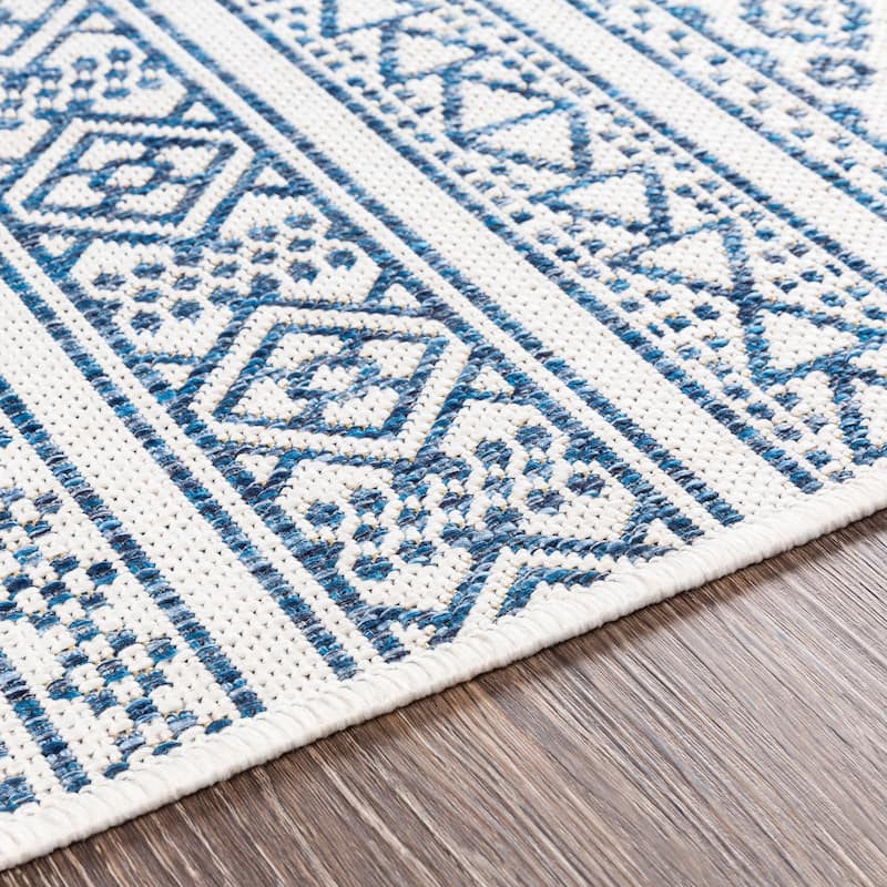 Wade Indoor/ Outdoor Tribal Stripe Area Rug