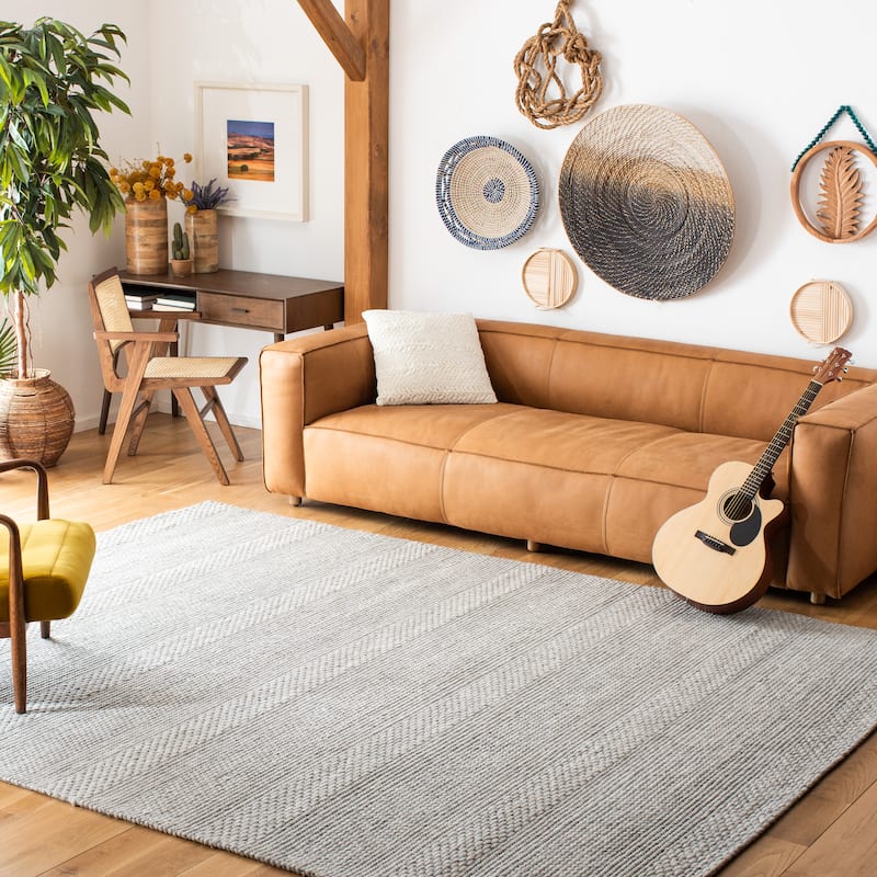 SAFAVIEH Marbella Kevser Wool Rug - 9' x 12' - Silver/Grey