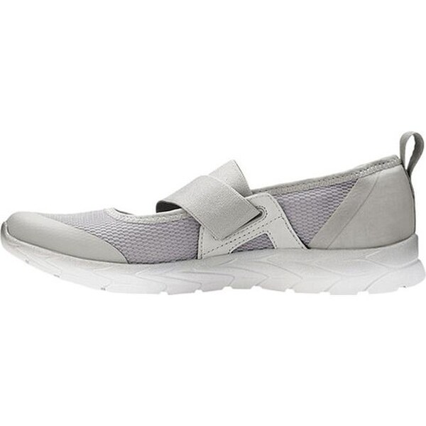 vionic pace slip on sneaker
