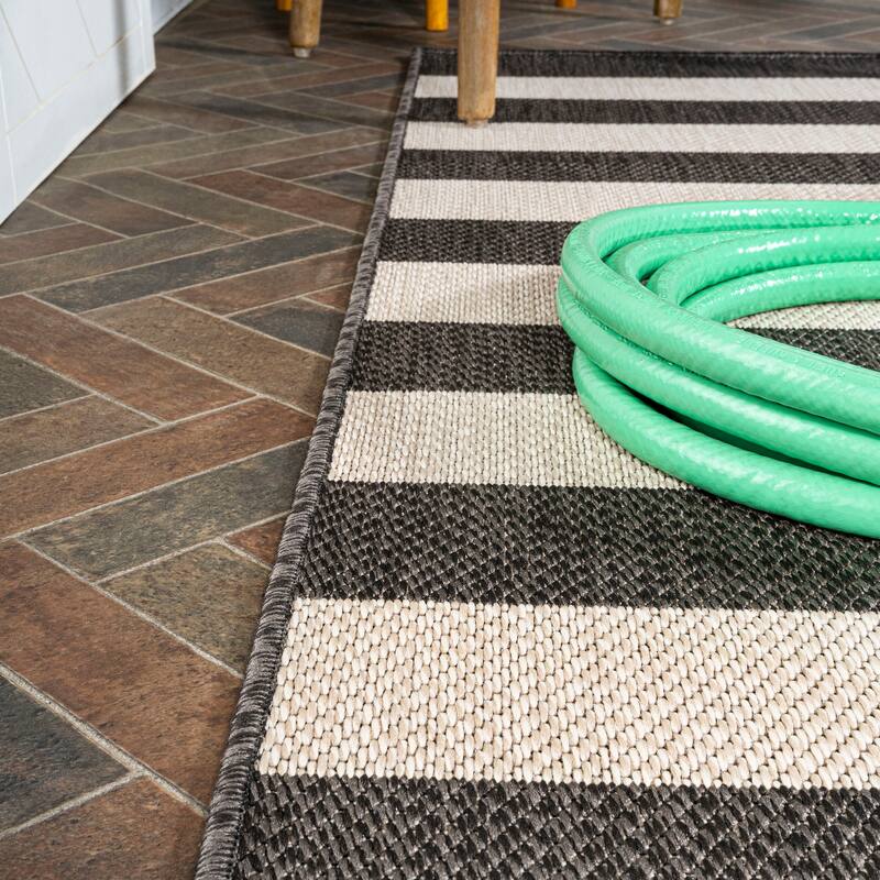JONATHAN Y Vinales Two-Tone Wide Stripe Indoor/Outdoor Area Rug