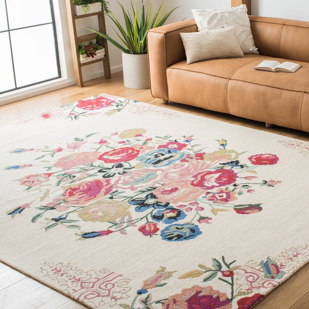 SAFAVIEH Handmade Blossom Miral Country Floral Wool Rug