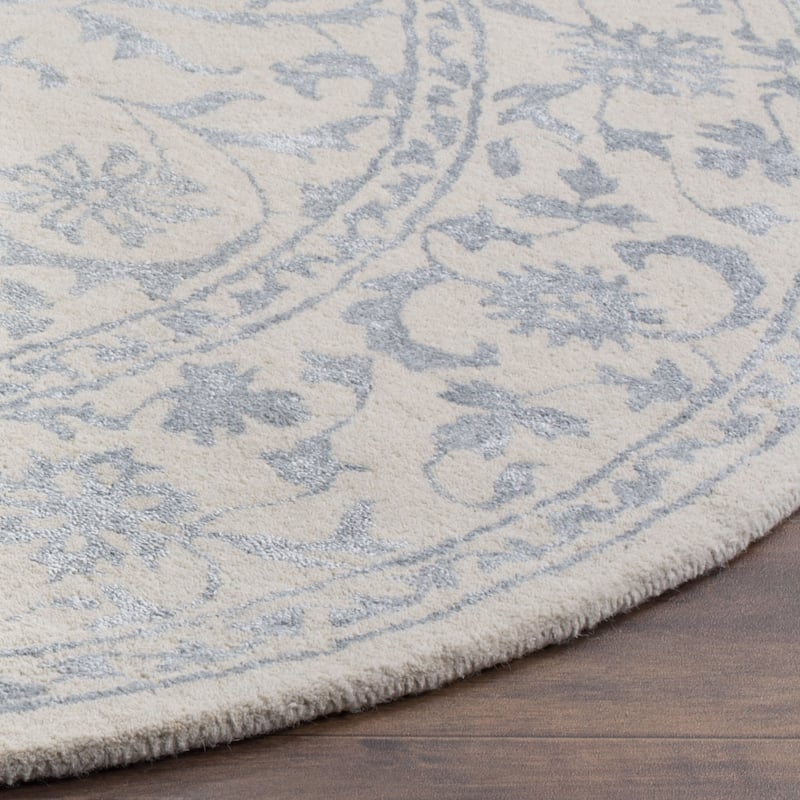 SAFAVIEH Handmade Glamour Etiennette Modern Viscose Rug