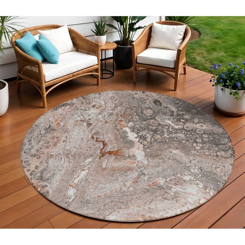 HomeRoots Abstract Contemporary Rectangle Outdoor Rug - 8' Round