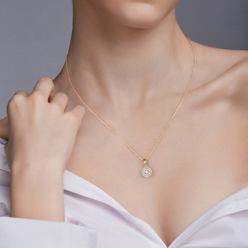 10K Yellow Gold 1/8ct TDW Diamond Cluster Halo Pendant Necklace for Women