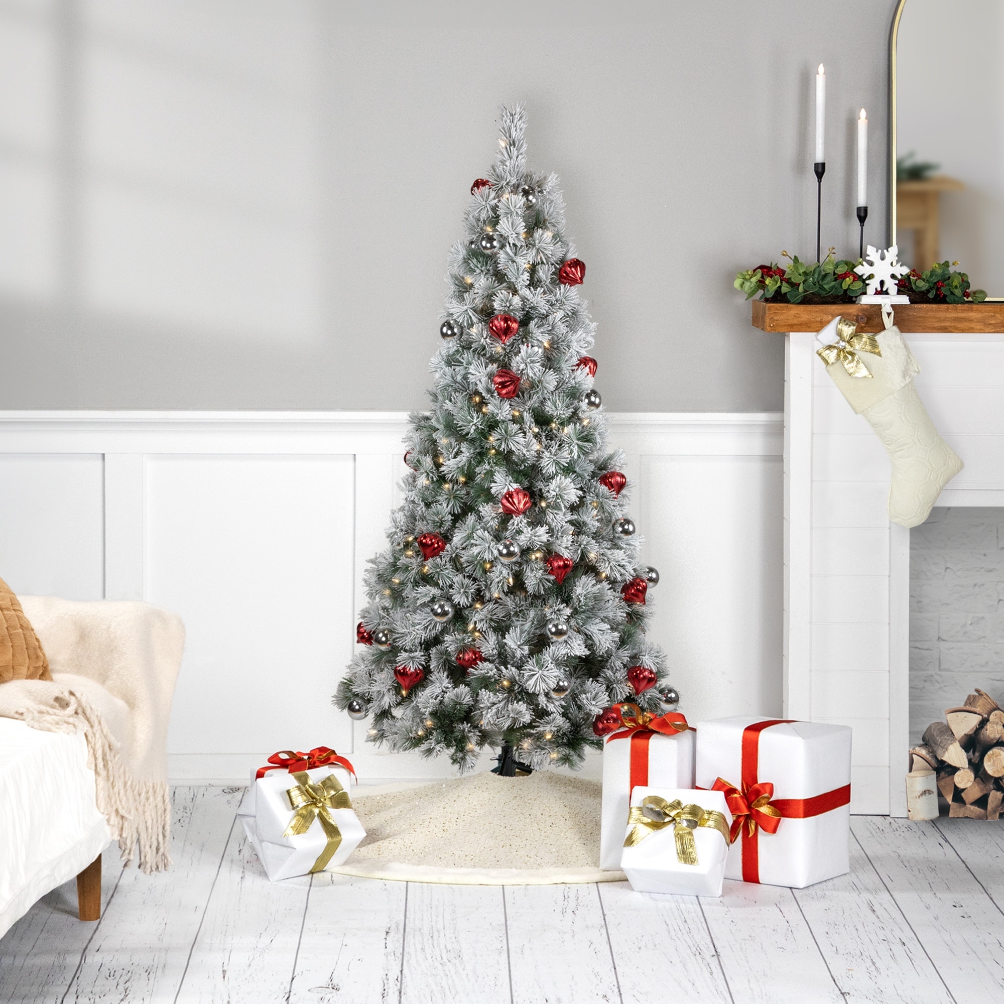 Pre-Lit Snowy Bristle Pine Artificial Christmas Tree 4.5' Clear Lights - 4.5 Foot