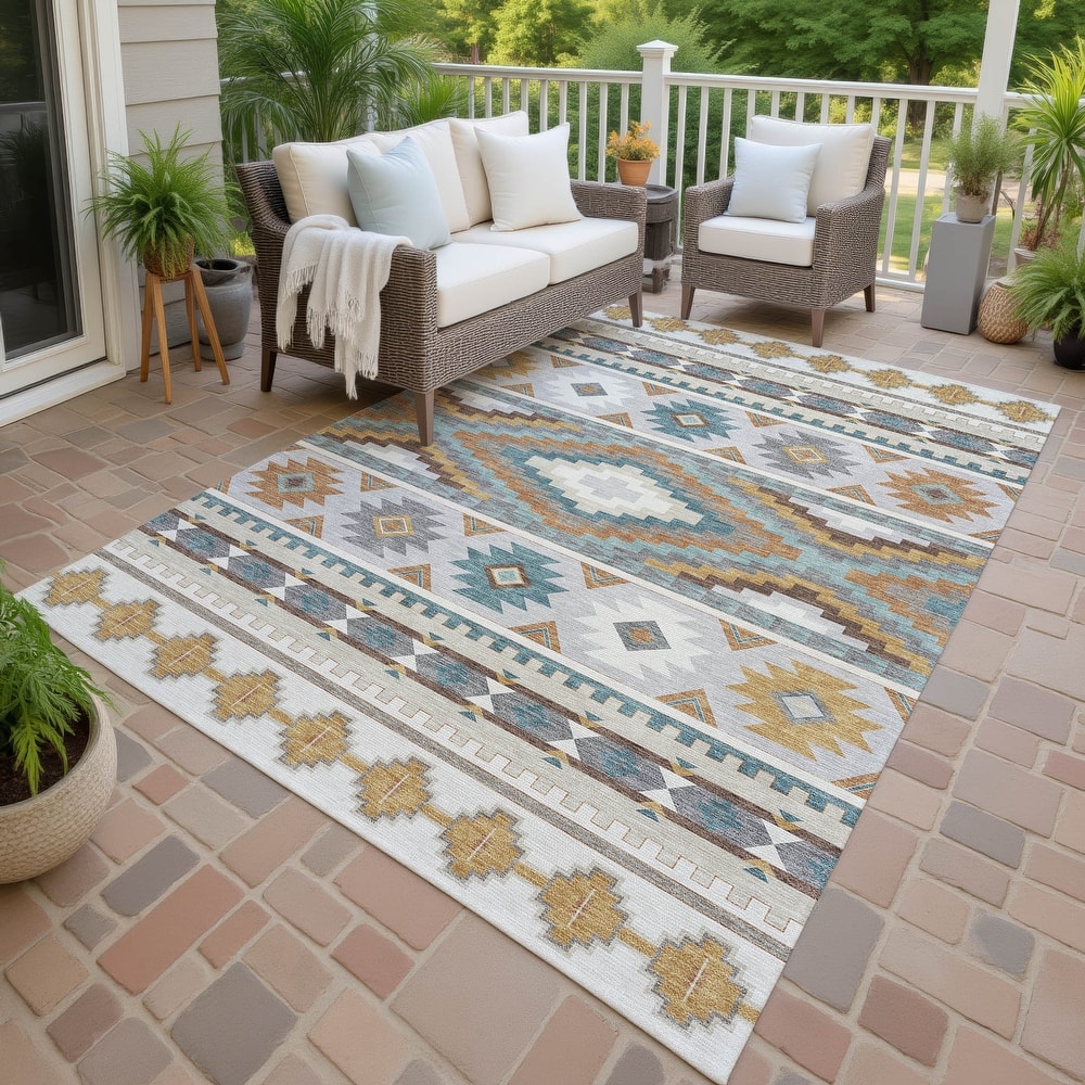 Machine Washable Indoor/ Outdoor Modern Ottawa Chantille Rug
