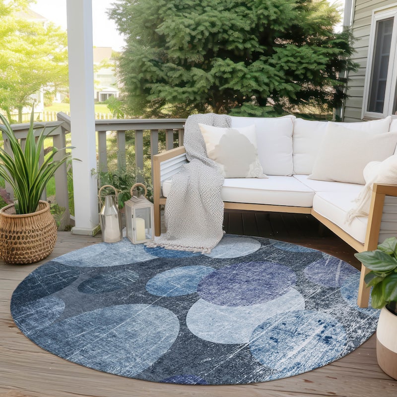 Machine Washable Indoor/ Outdoor Bubbles Chantille Rug