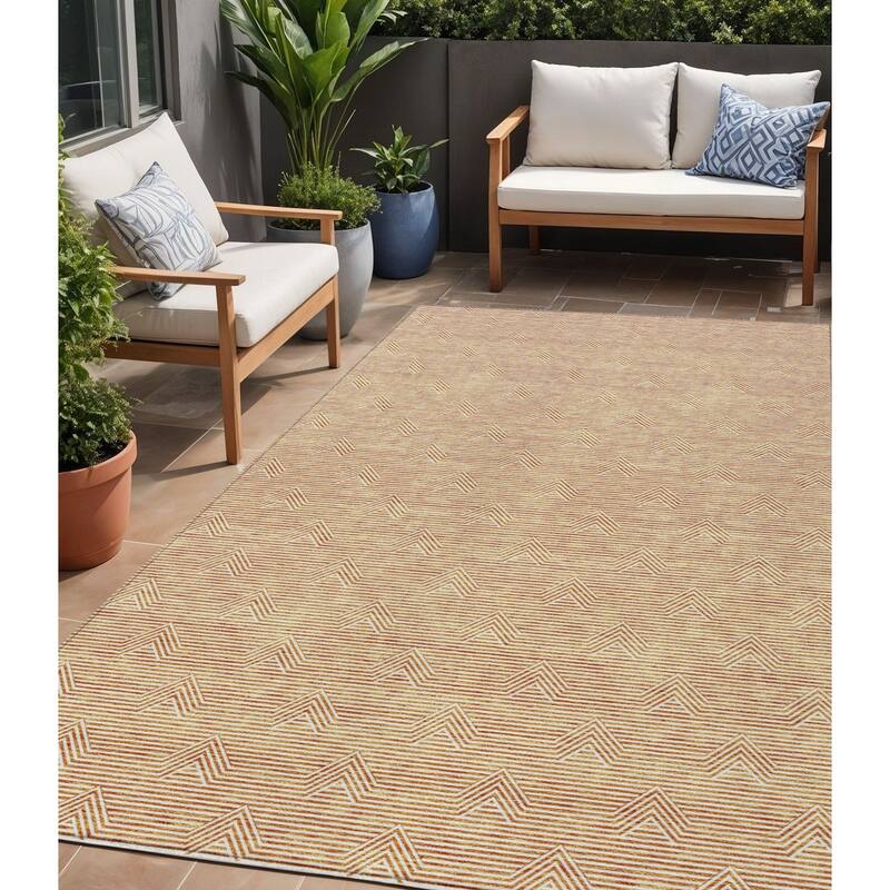 HomeRoots Geometric Transitional Rectangle Outdoor Rug - 5' X 8'