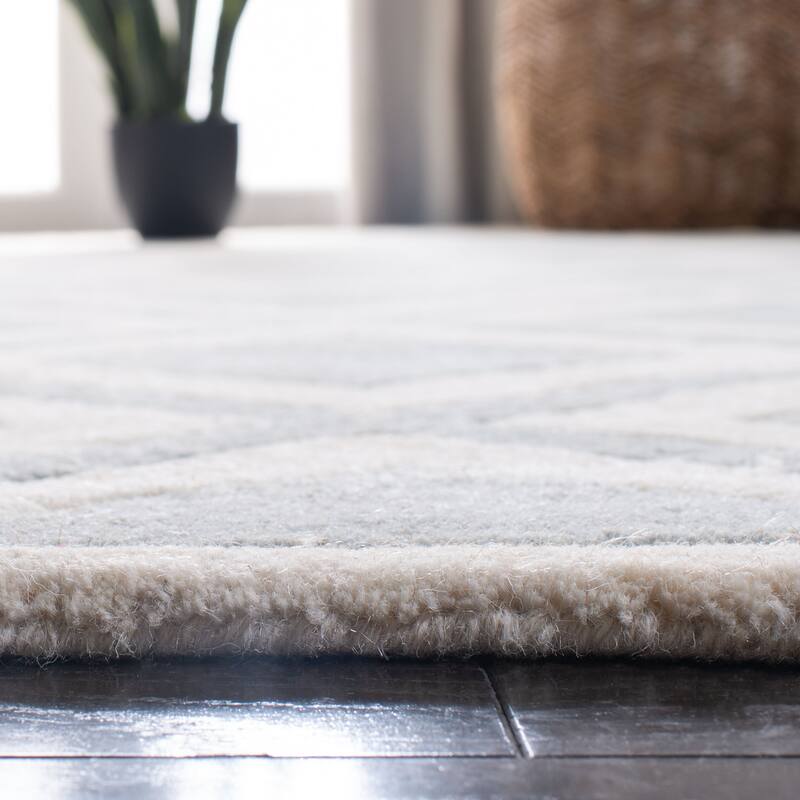 SAFAVIEH Handmade Chatham Llio Modern Wool Rug