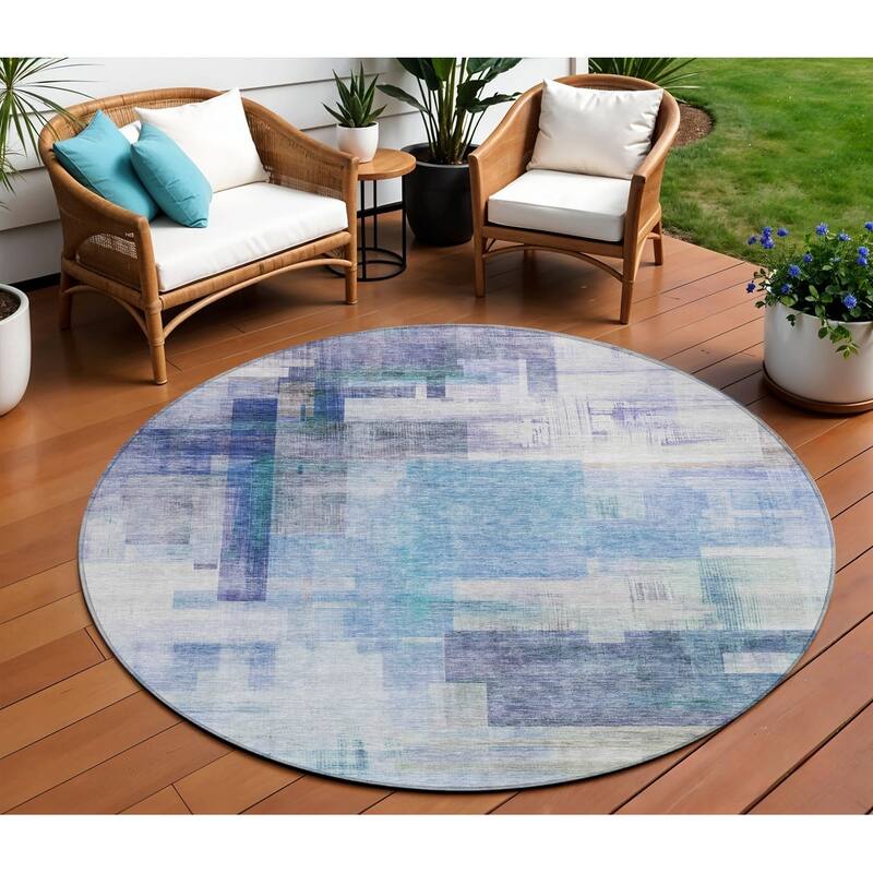 HomeRoots Abstract Transitional Rectangle Outdoor Rug - 8' Round