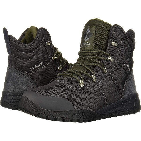 columbia walking shoes mens