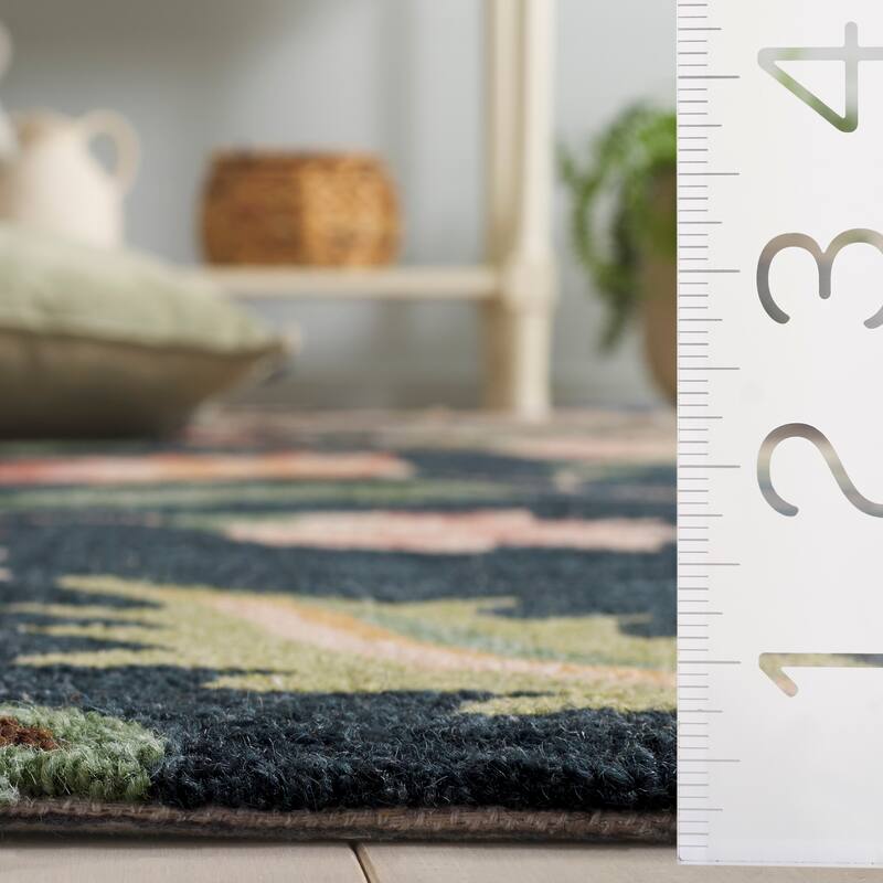 SAFAVIEH Handmade Jardin Shemsie Floral Wool Rug
