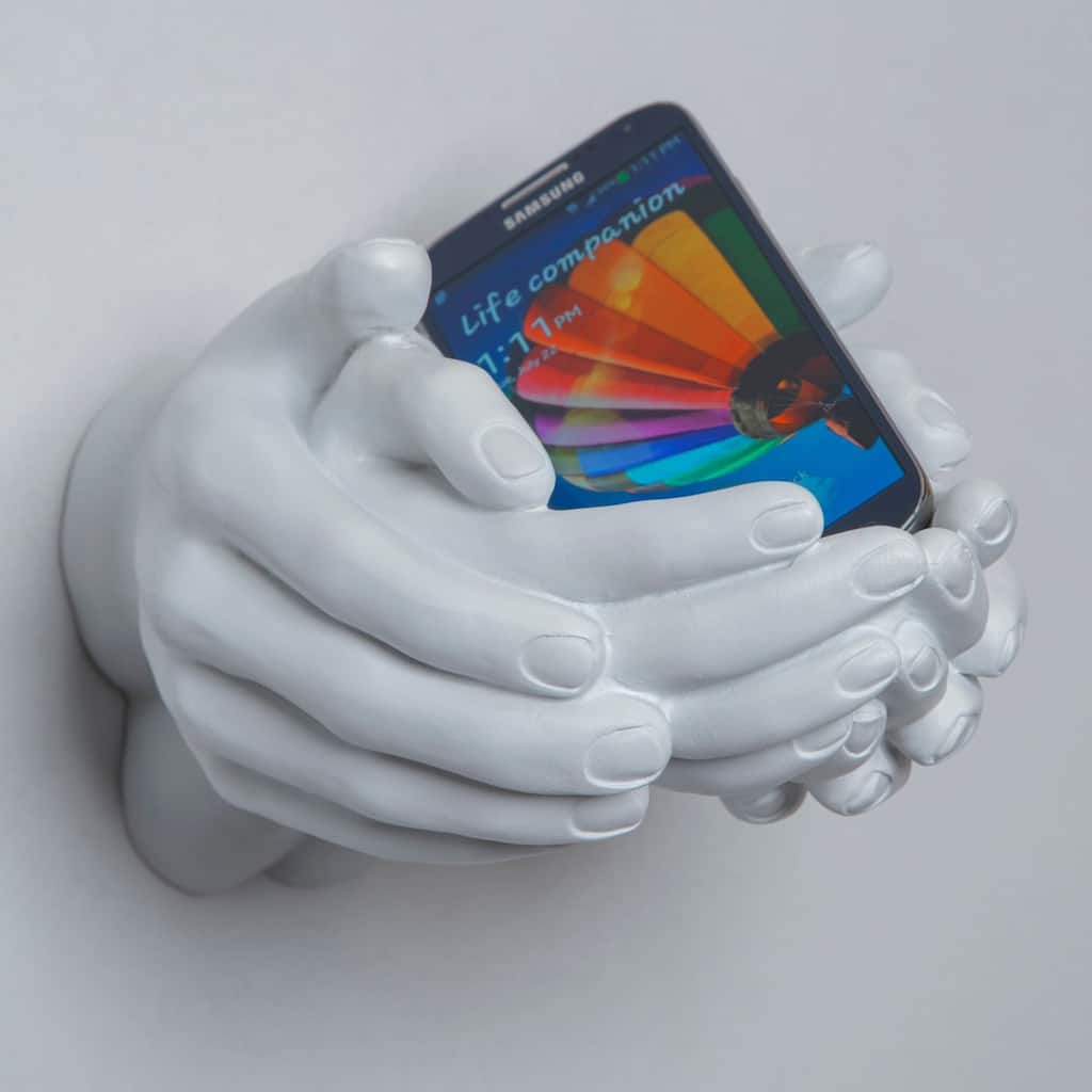 Interior Illusions Plus White Helping Hands Wall Mount - 9" long