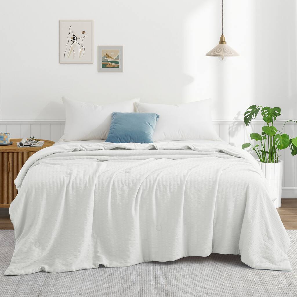Lightweight Cooling Reversible Bed Blanket, Breathable Seersucker Comforter for Hot Sleepers
